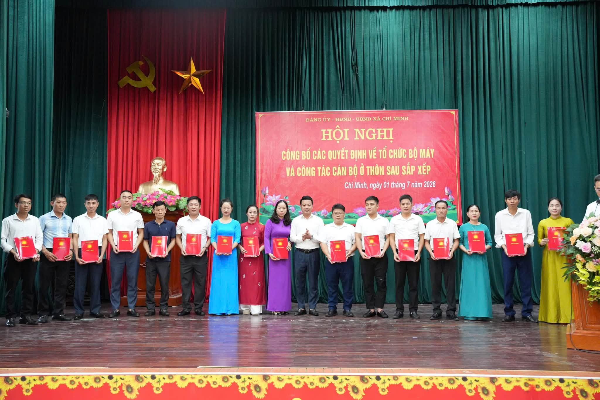 Xã Chí Minh tổ chức hội nghị công bố các Quyết định về tổ chức bộ máy và công tác cán bộ ở thôn sau sắp xếp