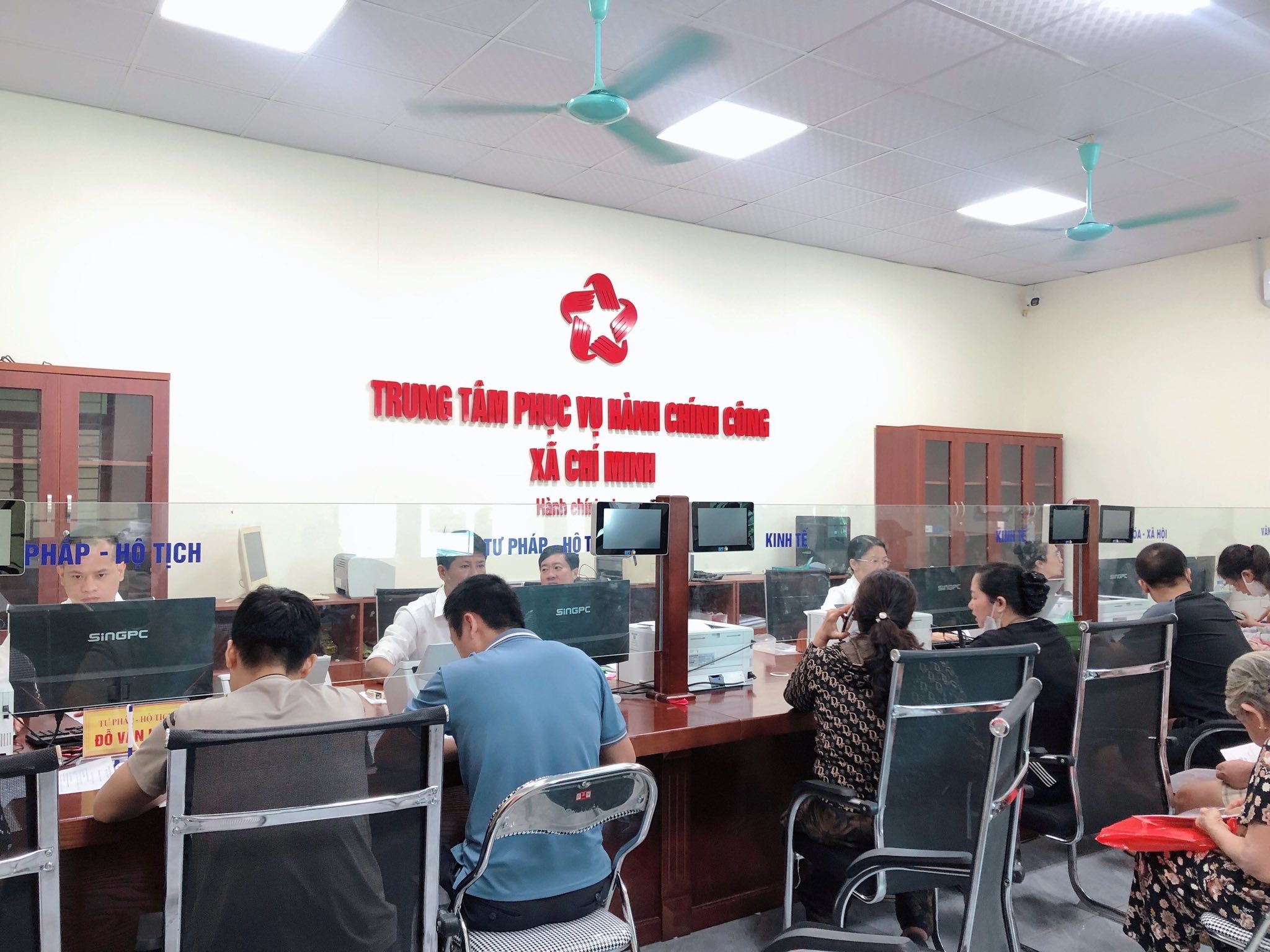 Trung tâm phục vụ hành chính công xã Chí Minh lấy người dân làm trung tâm