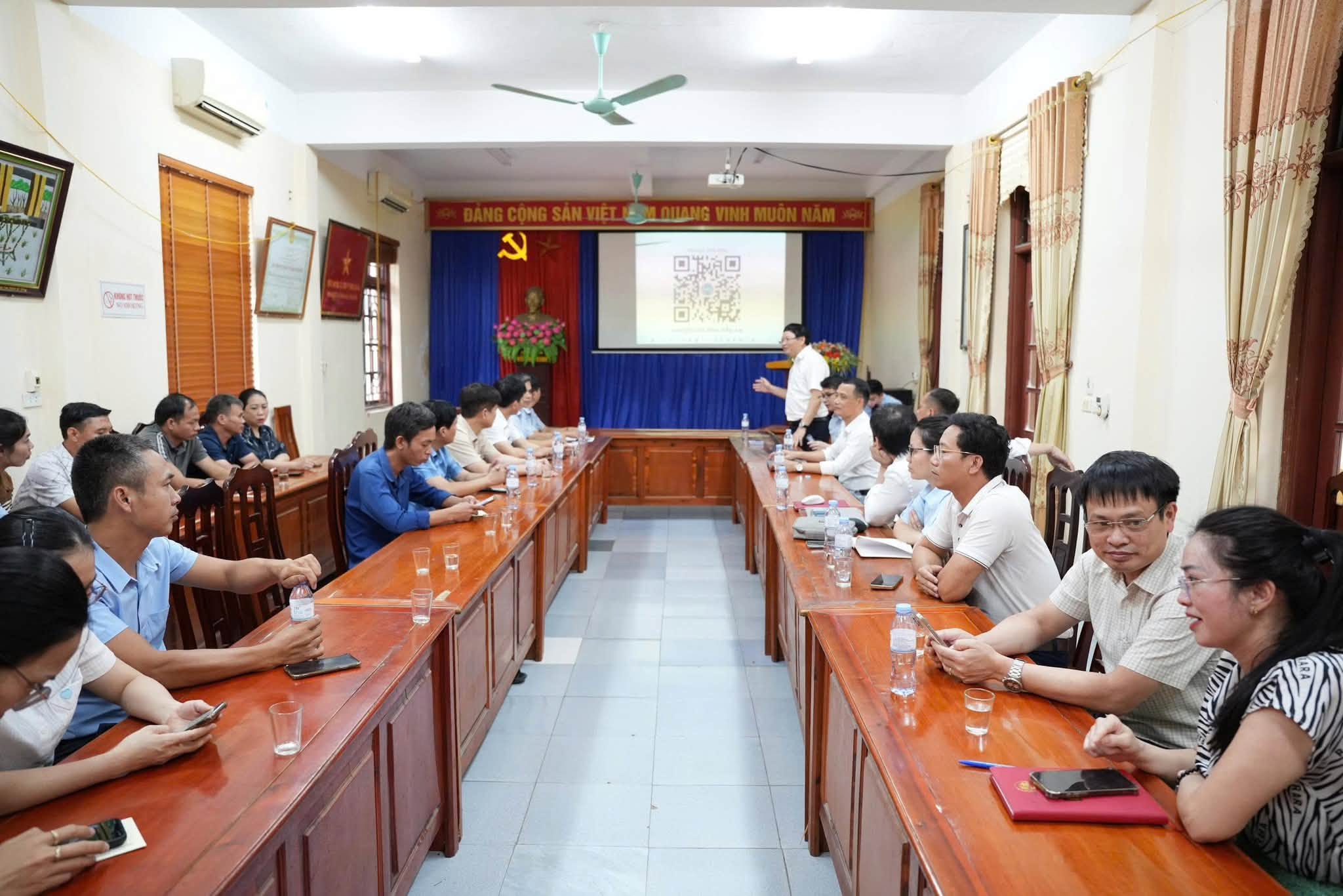 Xã Chí Minh phối hợp Trường Đại học Thái Bình tổ chức tập huấn phần mềm đào tạo, bồi dưỡng năng lực số cho cán bộ, công chức xã