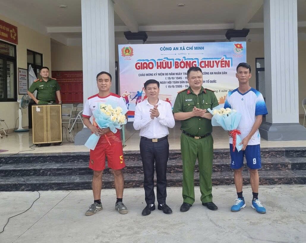 Công an xã Chí Minh tổ chức giao hữu bóng chuyền chào mừng kỷ niệm 80 năm ngày truyền thống CAND, 20 năm ngày hội Toàn dân bảo vệ An ninh Tổ Quốc